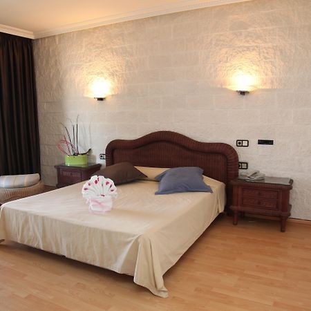 4R Gran Europe Hotel โกมาร์รูกา ภายนอก รูปภาพ