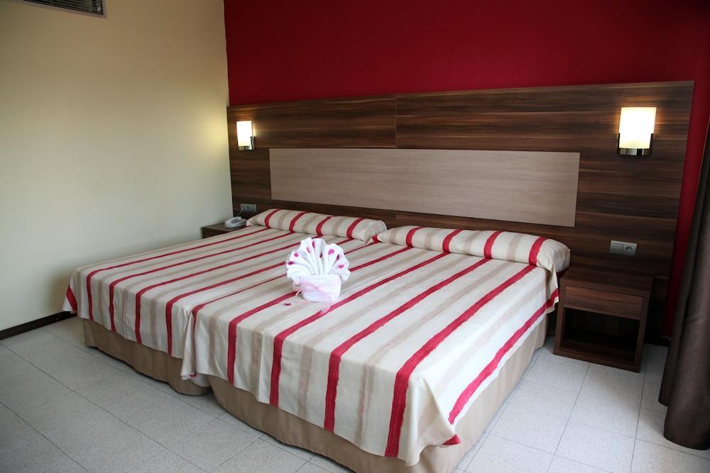 4R Gran Europe Hotel โกมาร์รูกา ภายนอก รูปภาพ