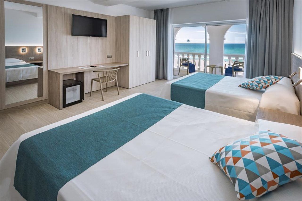 4R Gran Europe Hotel โกมาร์รูกา ภายนอก รูปภาพ